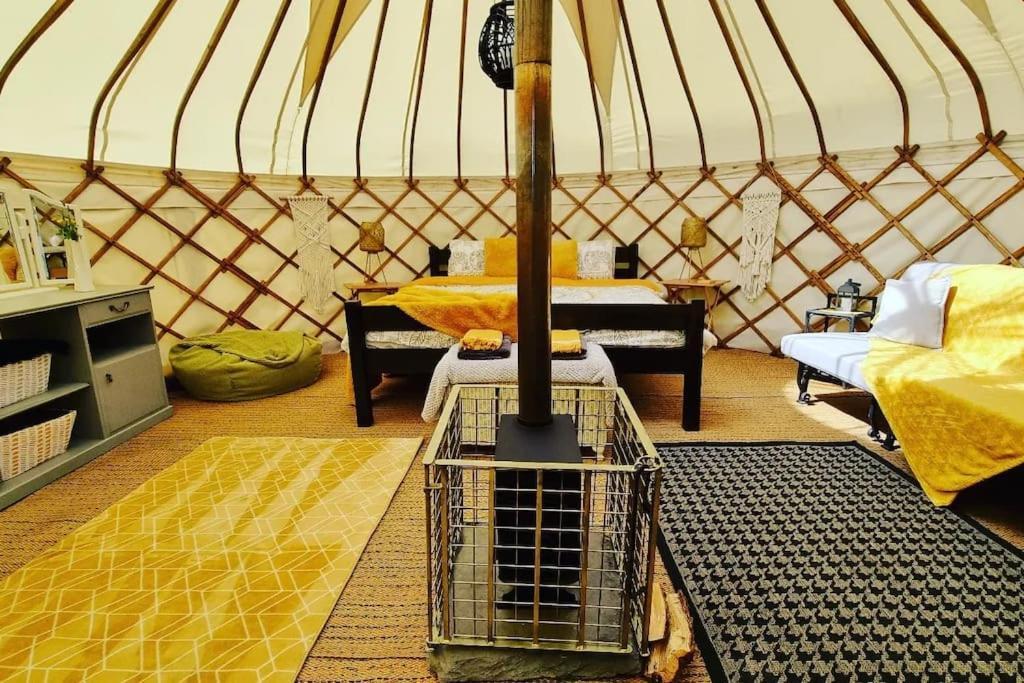 Hotel Bronfelen Yurt à Cynghordy Extérieur photo